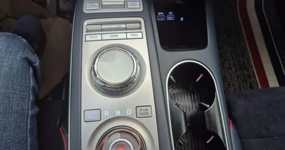 Genesis Gv70 