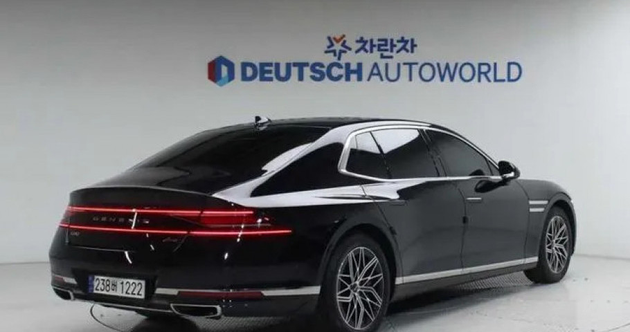 Genesis G90 