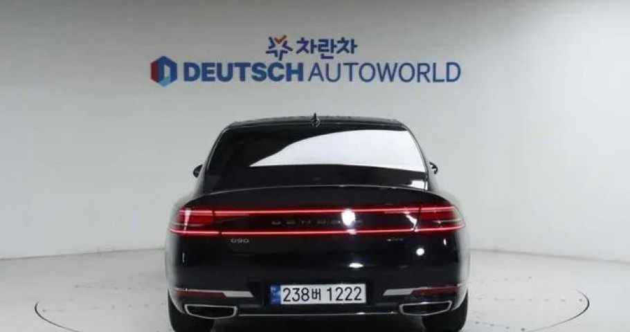 Genesis G90 
