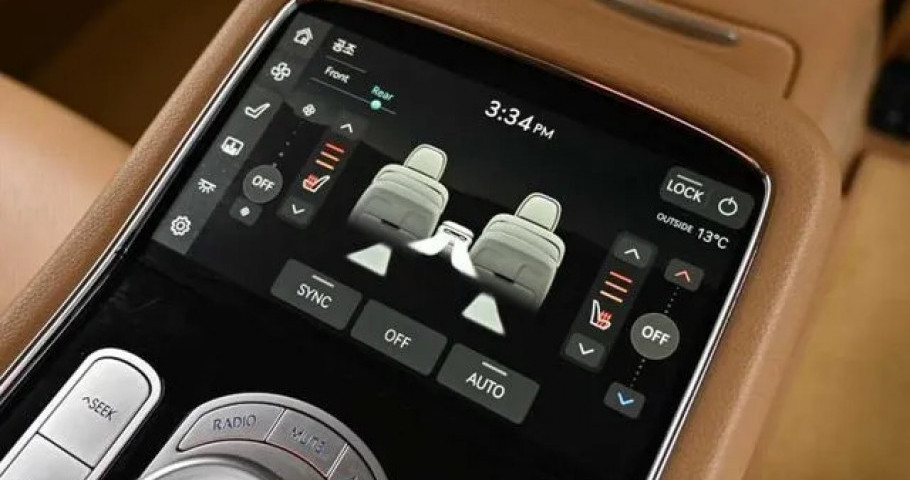 Genesis G90 