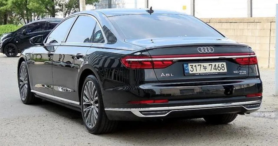 Audi A8 