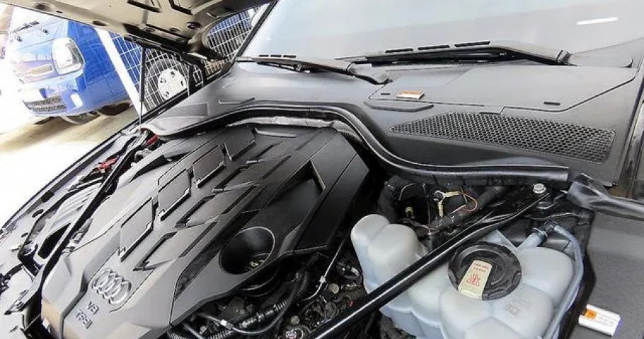 Audi A8 