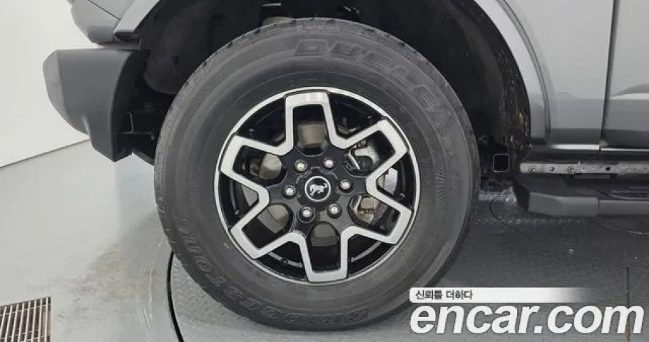 Ford Bronco 