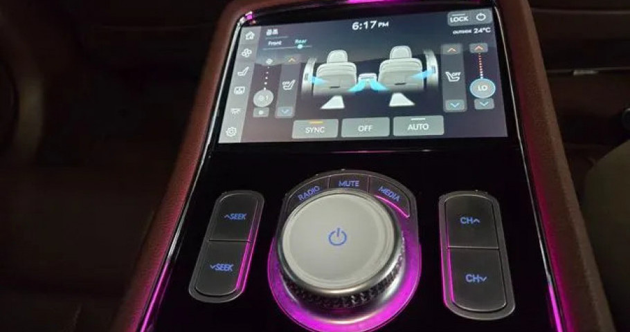 Genesis G90 