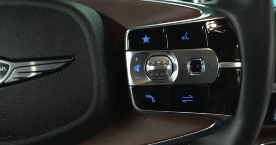 Genesis G90 