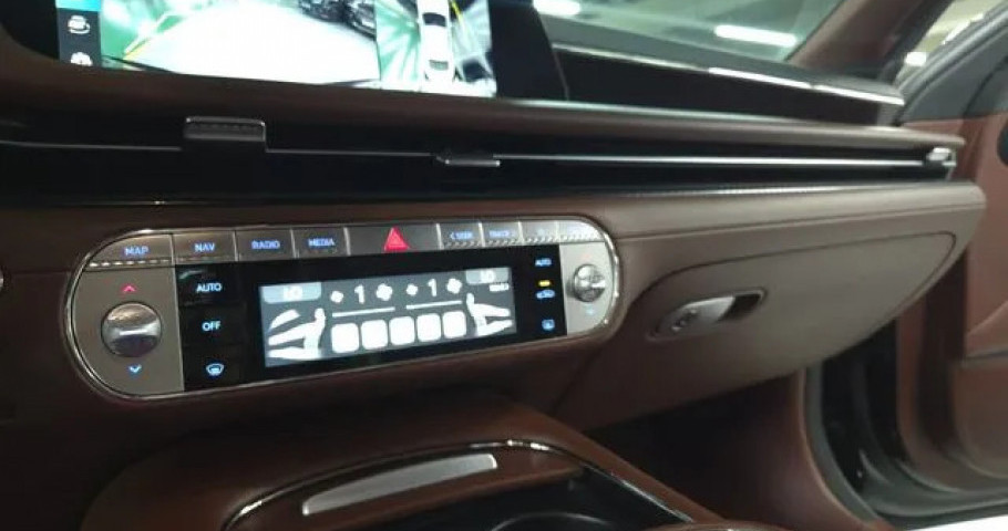 Genesis G90 