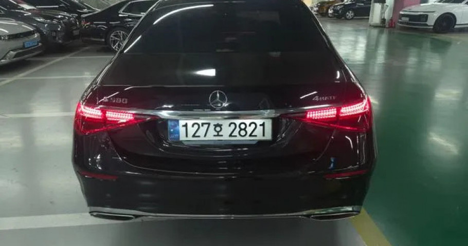 Mercedes-Benz S-Class 