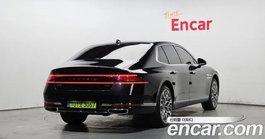 Genesis G90 