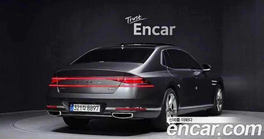 Genesis G90 