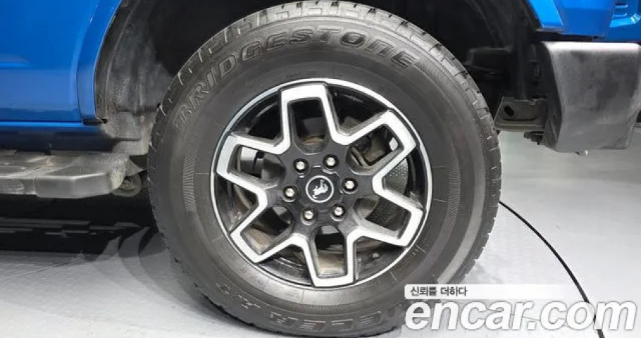 Ford Bronco 