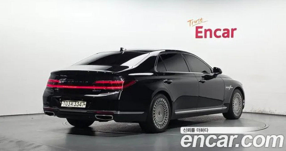 Genesis G90 