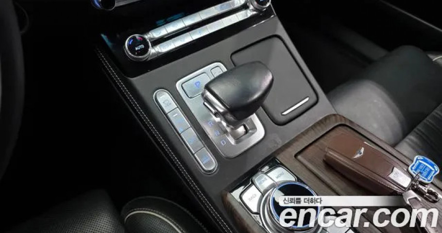 Genesis G90 