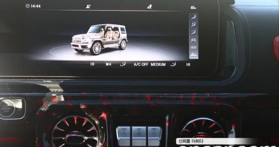Mercedes-Benz G-Class 