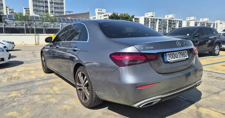 Mercedes-Benz E-Class 