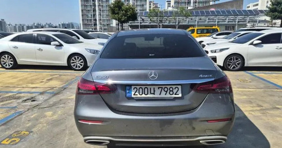 Mercedes-Benz E-Class 