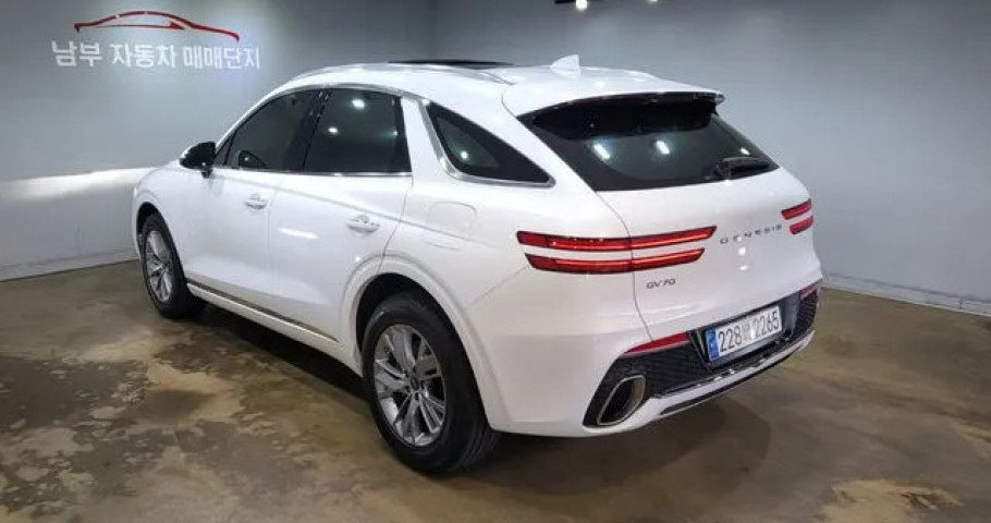 Genesis Gv70 