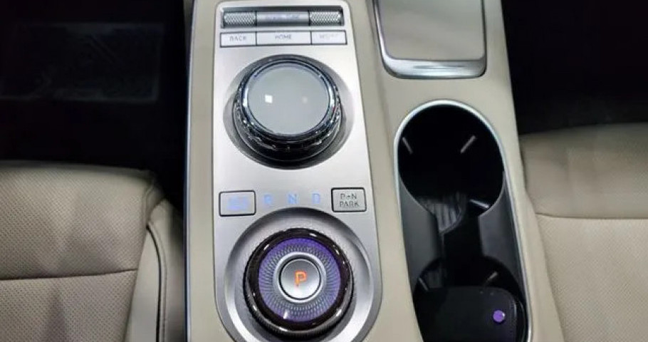 Genesis Gv70 