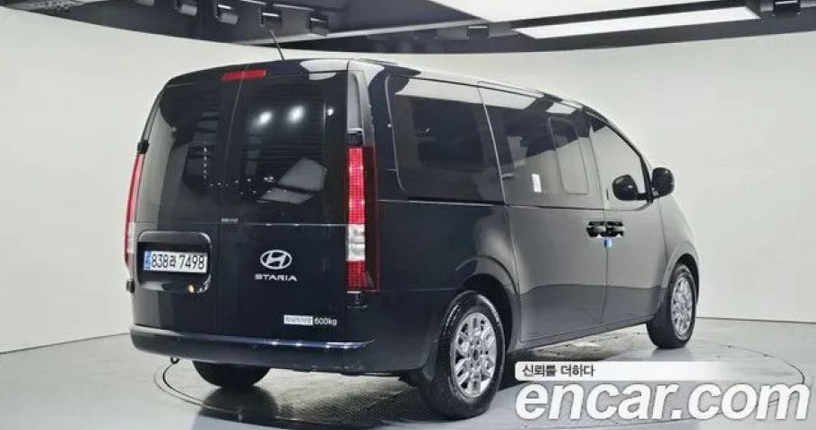 Hyundai Staria 