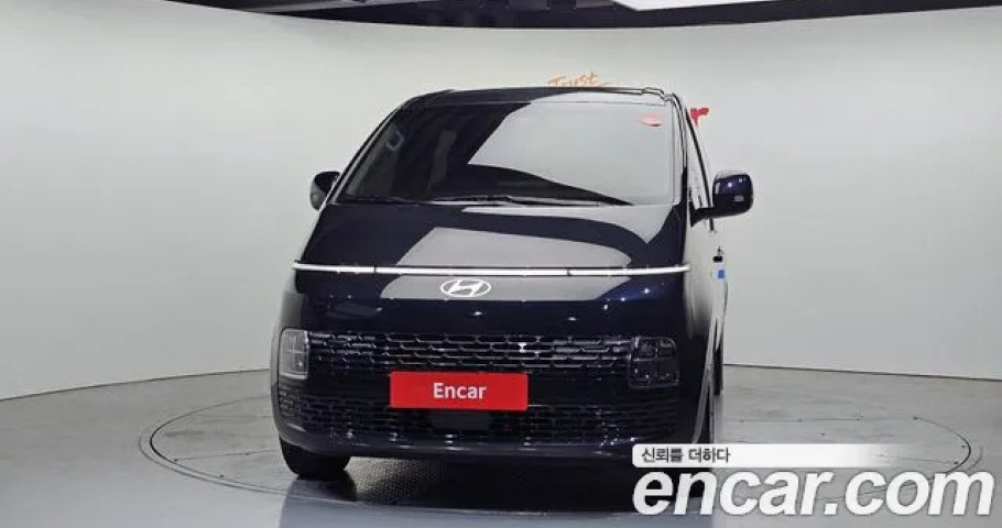 Hyundai Staria 
