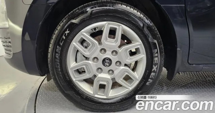 Hyundai Staria 