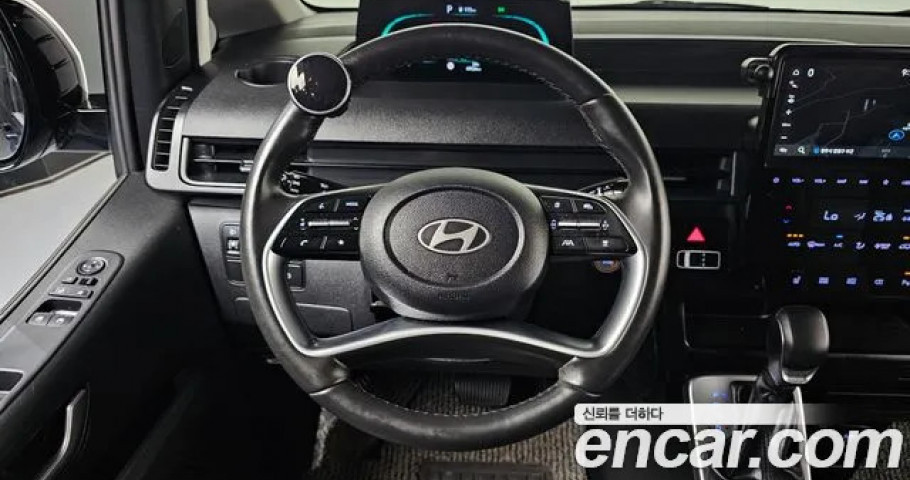 Hyundai Staria 