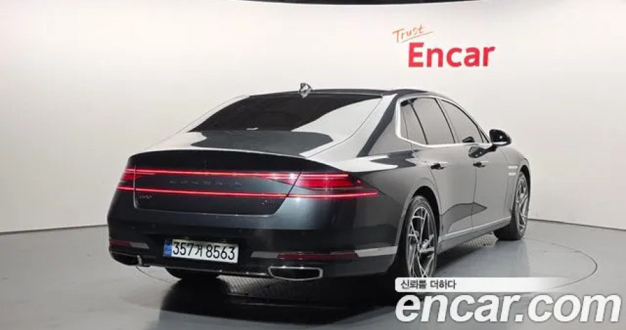 Genesis G90 