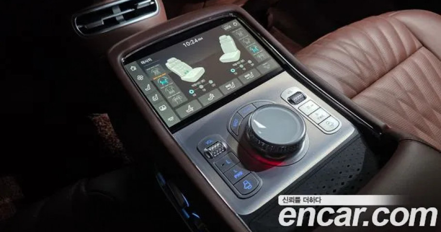 Genesis G90 