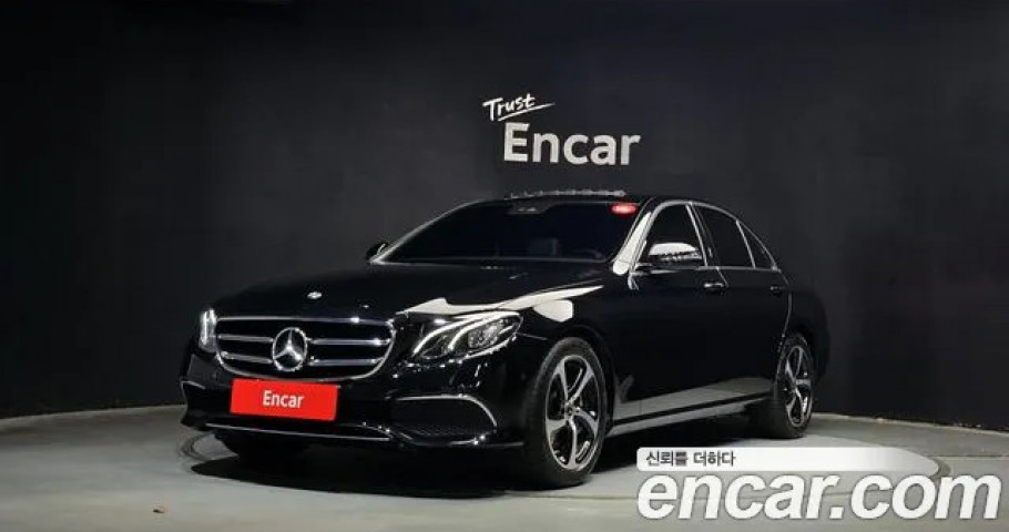 Mercedes-Benz E-Class 