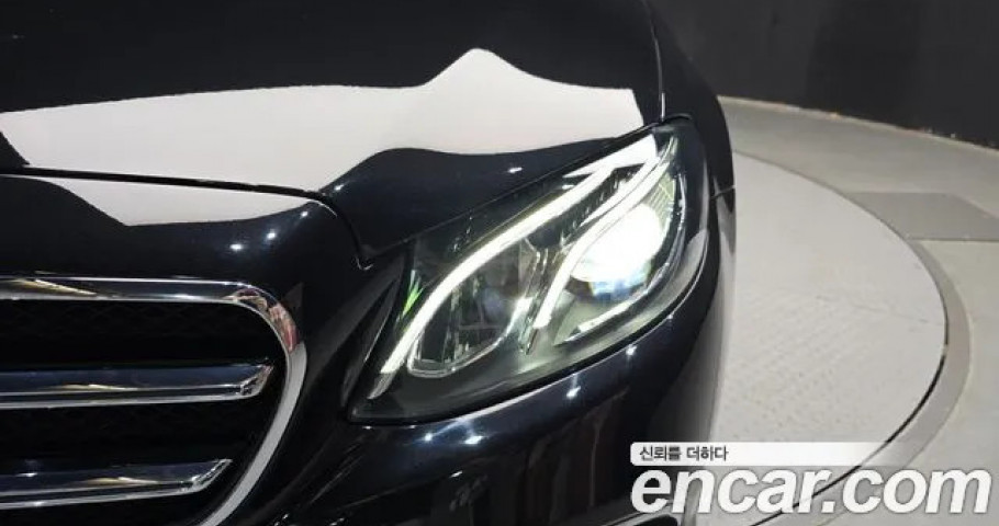Mercedes-Benz E-Class 