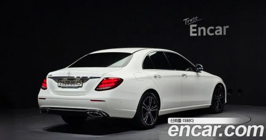 Mercedes-Benz E-Class 