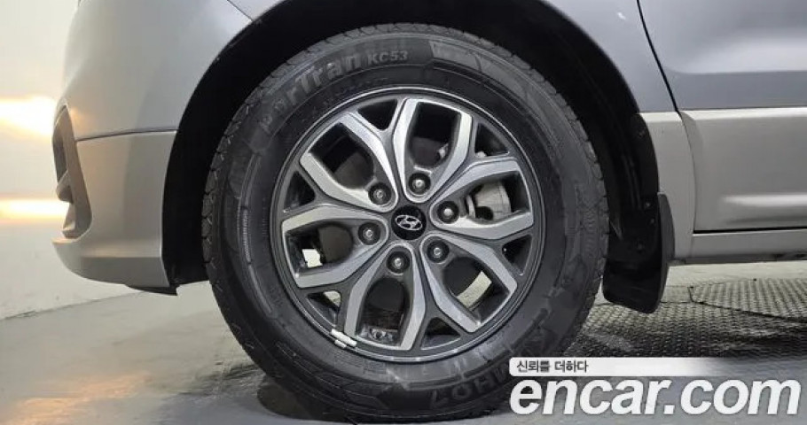 Hyundai Starex 