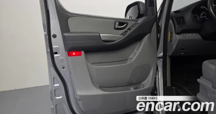 Hyundai Starex 