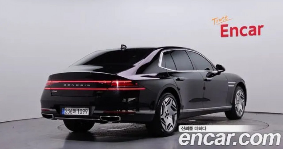 Genesis G90 