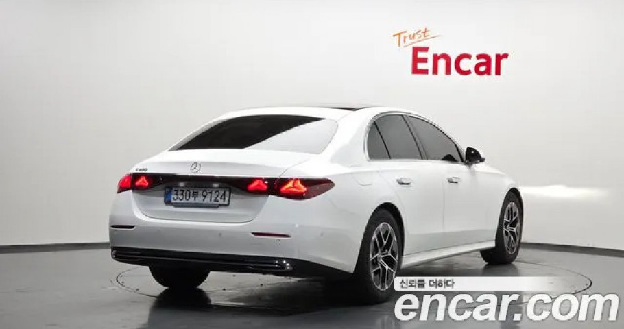 Mercedes-Benz E-Class 