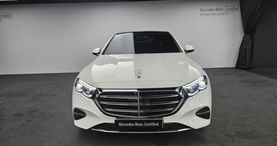 Mercedes-Benz E-Class 
