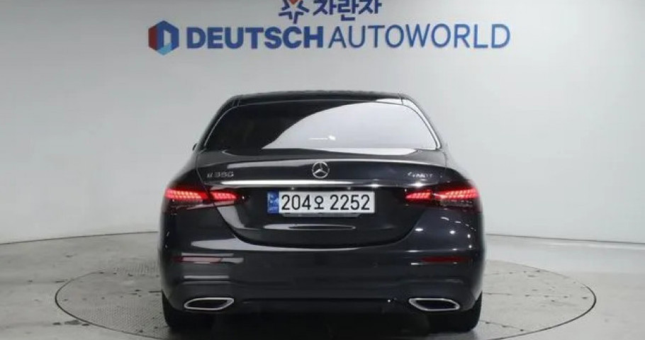 Mercedes-Benz E-Class 