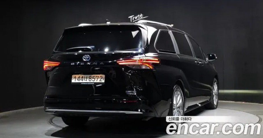 Toyota Sienna 