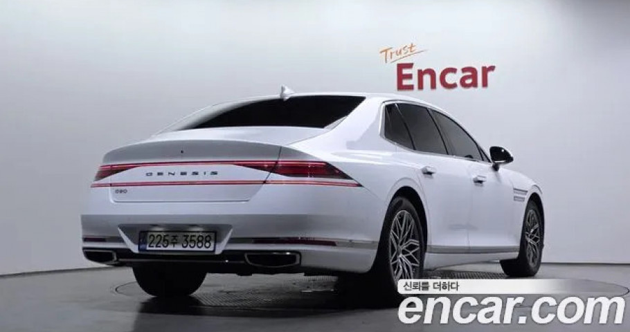 Genesis G90 