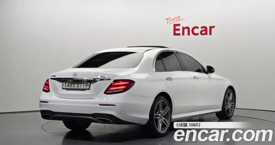 Mercedes-Benz E-Class 