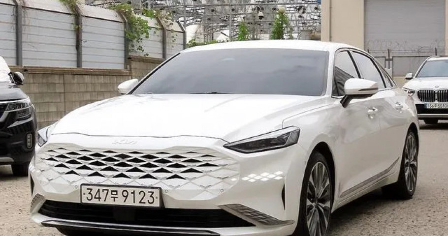 Kia K8 