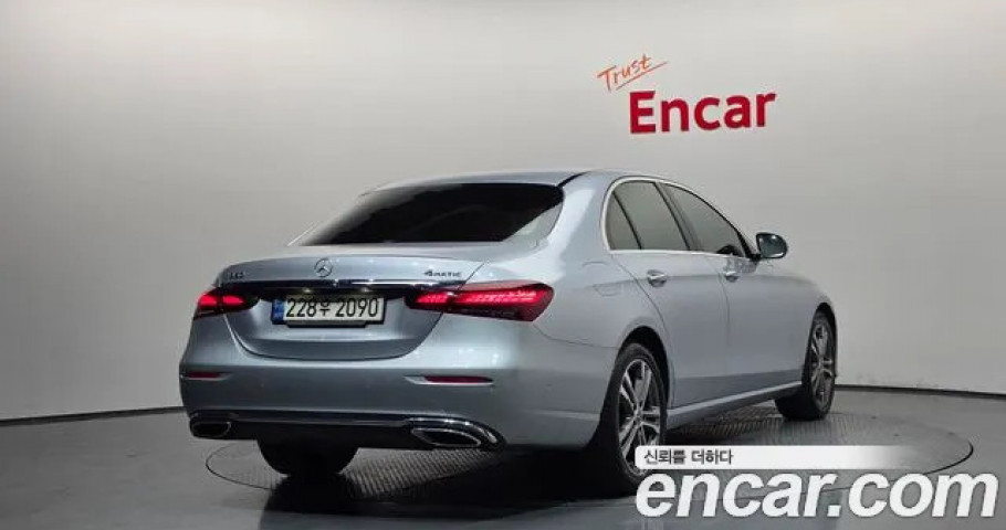 Mercedes-Benz E-Class 