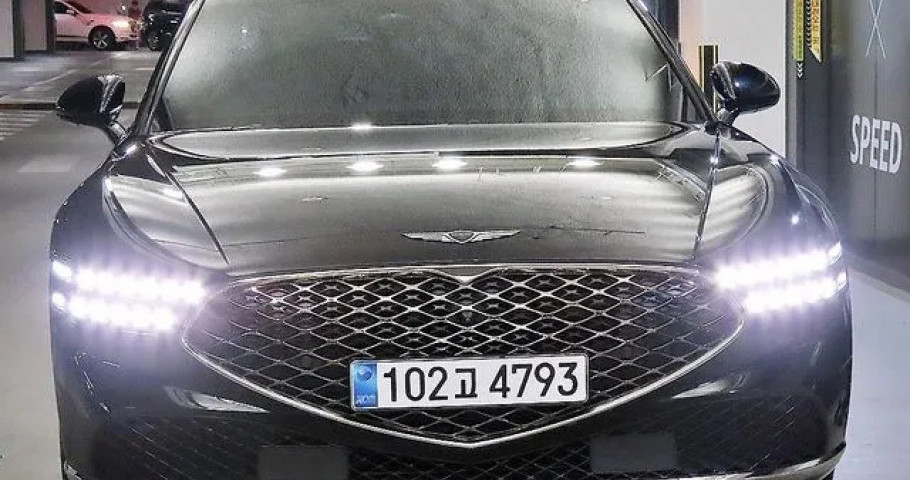 Genesis G90 
