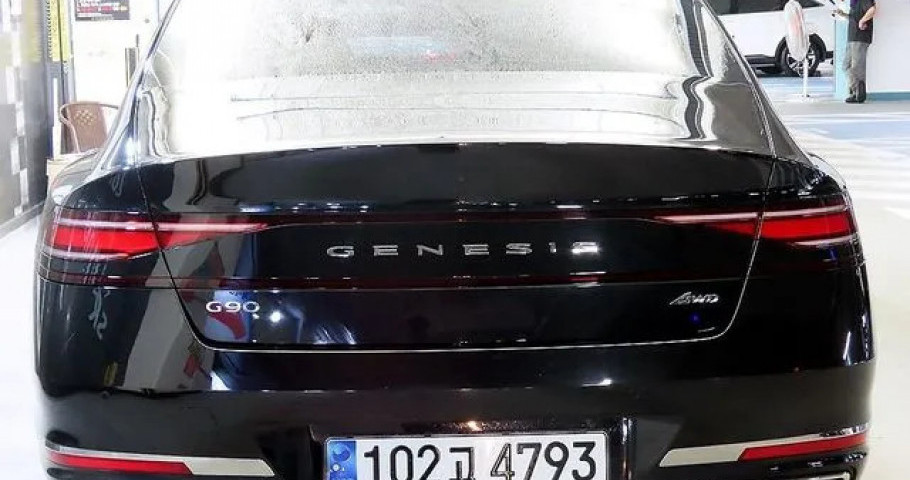 Genesis G90 