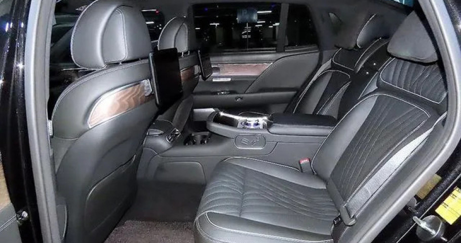 Genesis G90 