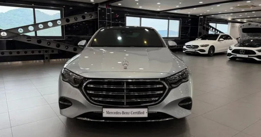 Mercedes-Benz E-Class 
