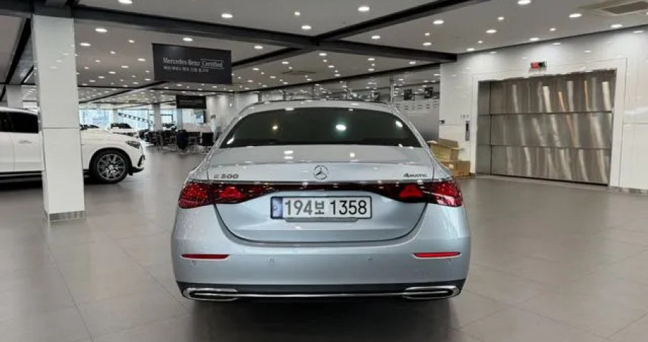 Mercedes-Benz E-Class 