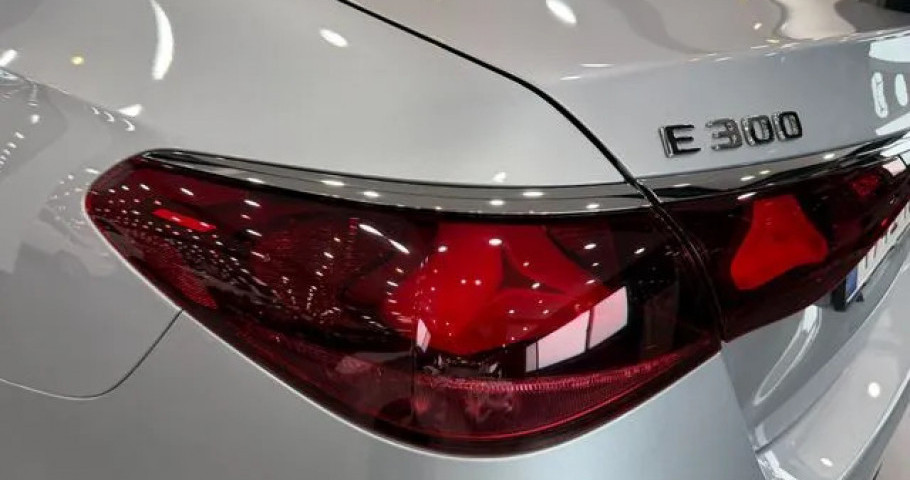 Mercedes-Benz E-Class 