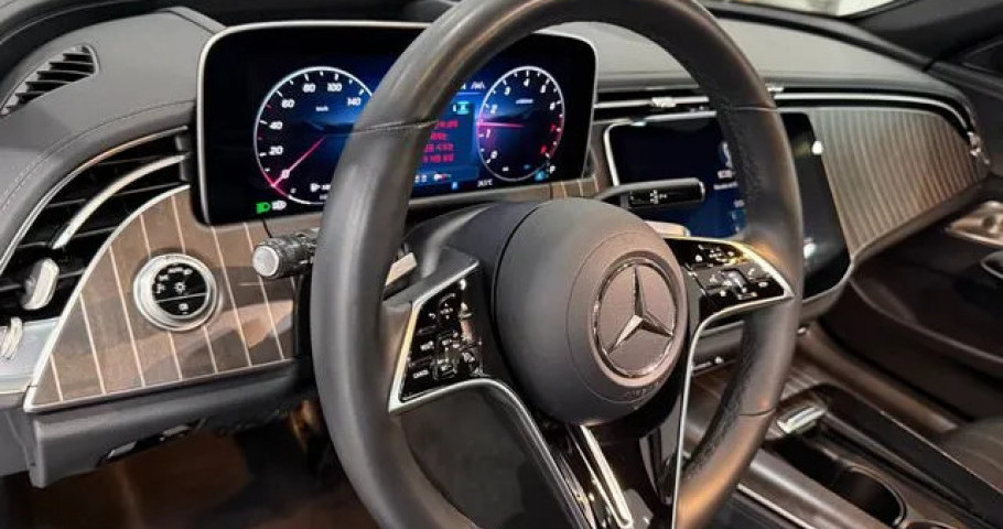 Mercedes-Benz E-Class 