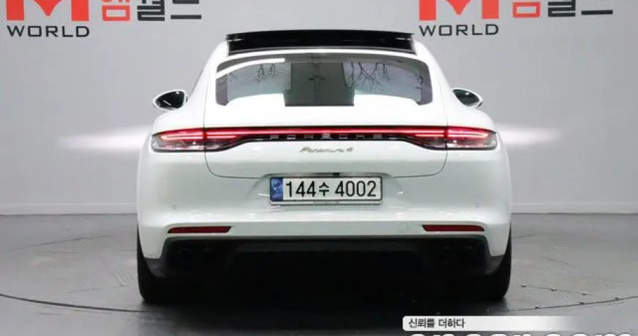 Porsche Panamera 