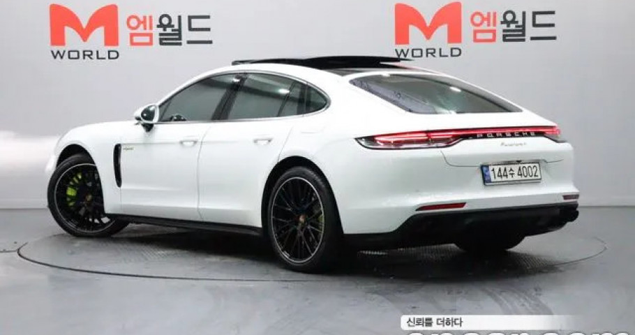 Porsche Panamera 